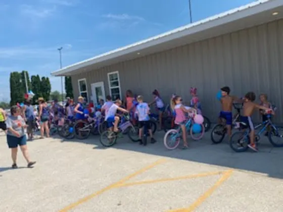 Kids lined up for the bike parade